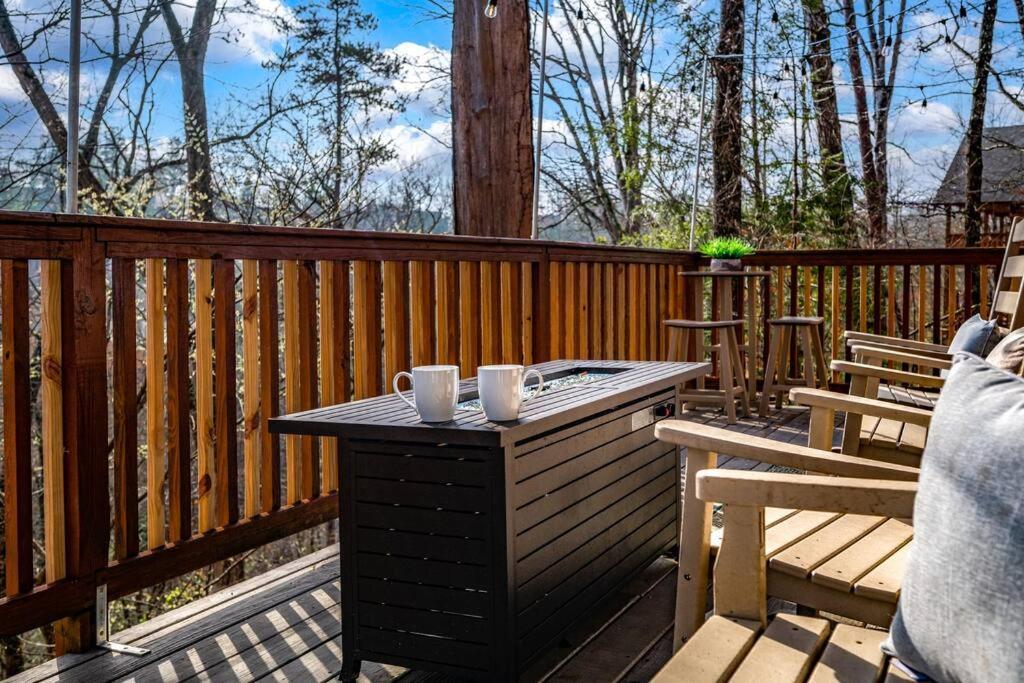 The Family Stone Luxe Cabin Sleeps 12 Hot Tub Dogfriendly Dollywood พิเจนฟอร์จ ภายนอก รูปภาพ