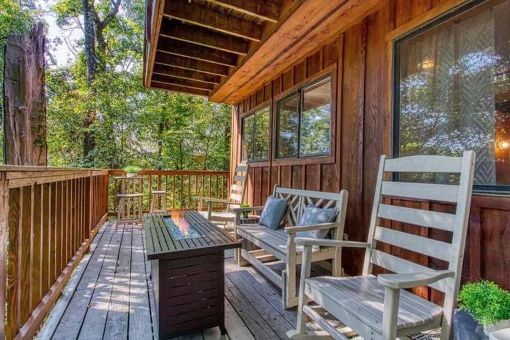 The Family Stone Luxe Cabin Sleeps 12 Hot Tub Dogfriendly Dollywood พิเจนฟอร์จ ภายนอก รูปภาพ