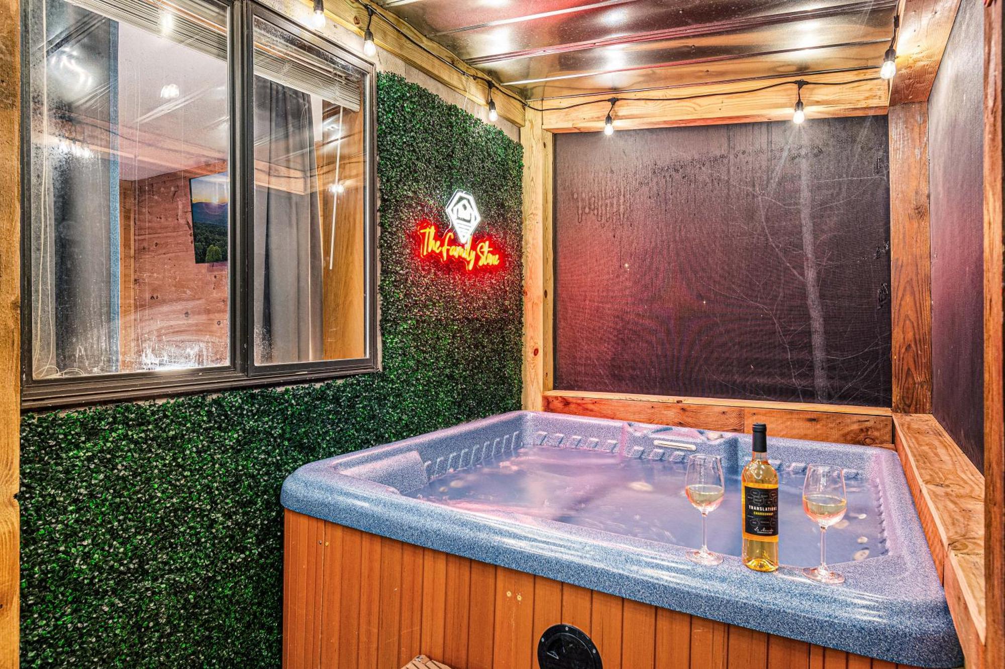 The Family Stone Luxe Cabin Sleeps 12 Hot Tub Dogfriendly Dollywood พิเจนฟอร์จ ภายนอก รูปภาพ