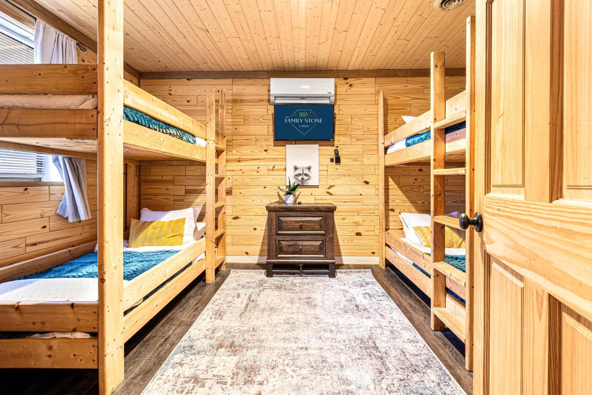 The Family Stone Luxe Cabin Sleeps 12 Hot Tub Dogfriendly Dollywood พิเจนฟอร์จ ภายนอก รูปภาพ
