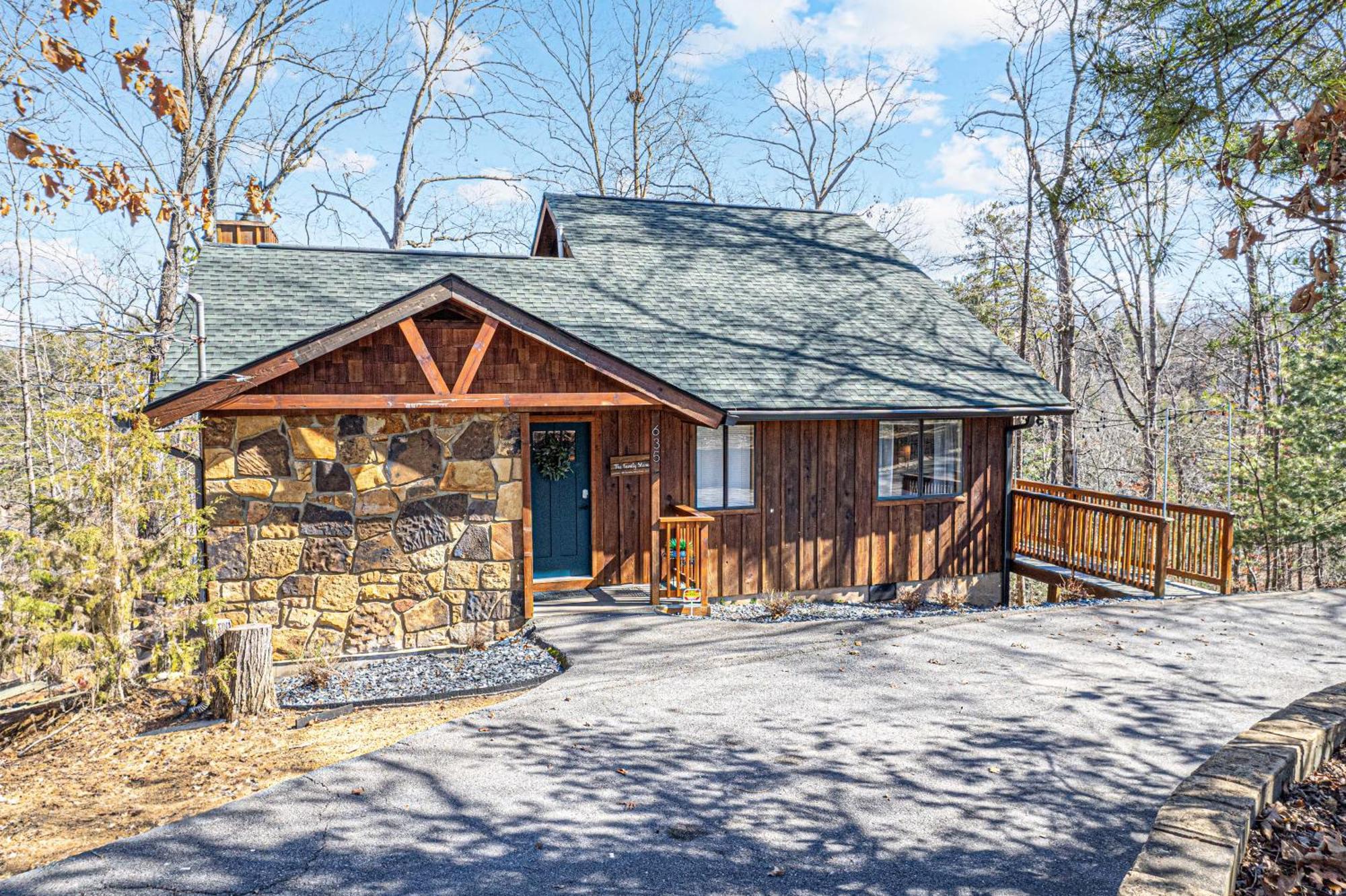 The Family Stone Luxe Cabin Sleeps 12 Hot Tub Dogfriendly Dollywood พิเจนฟอร์จ ภายนอก รูปภาพ